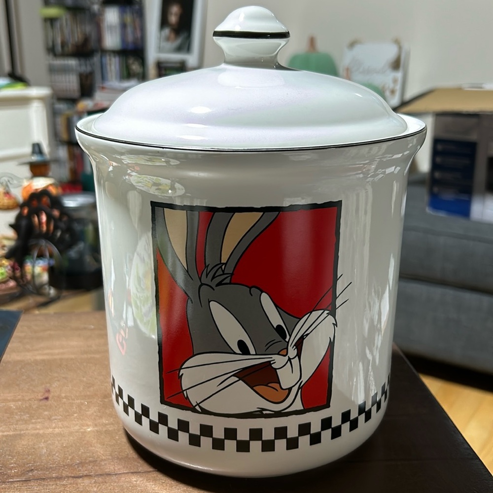 Warner Brothers vintage Bugs Bunny cookie jar